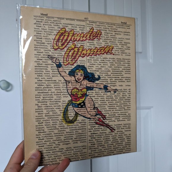 Wonder Woman Metal Lunch Box and Print Set - Picture 2 of 7
